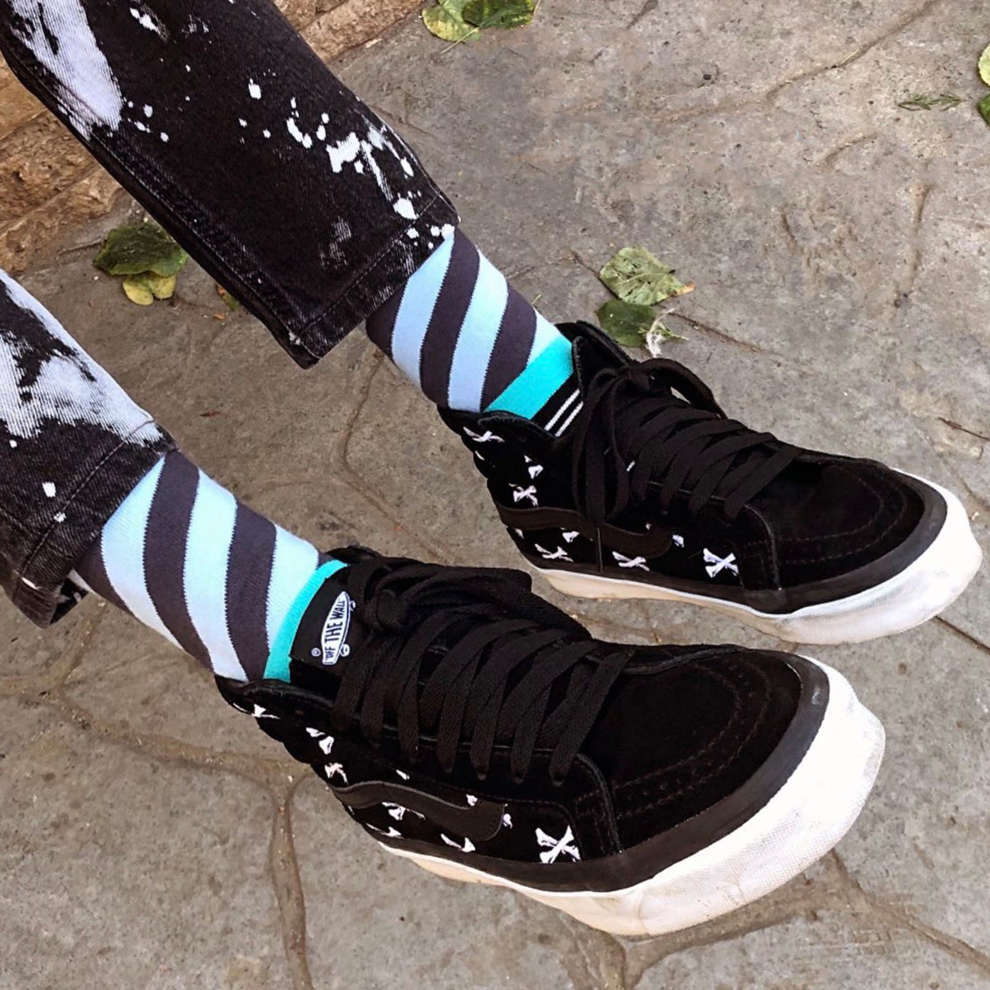 STRIPY SOFT BLUE Mavi Turuncu Turkuaz Gri Desenli Unisex Çorap - sixtimesfive